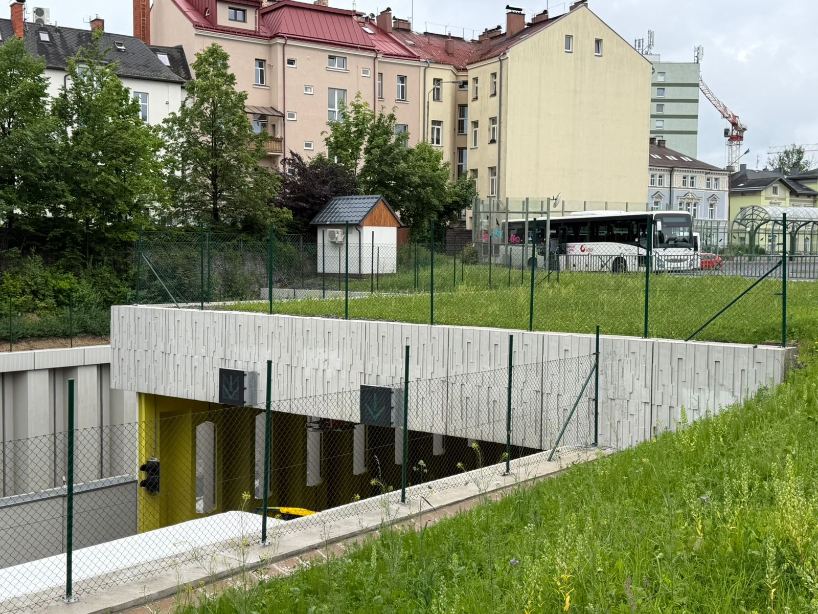 Oplocení nad tunelem průtahu Libercem